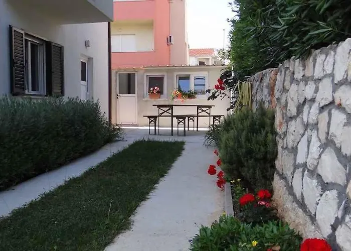 Apartman In Okrug Gornji 6167