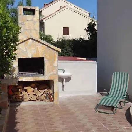 In Okrug Gornji 6167 *