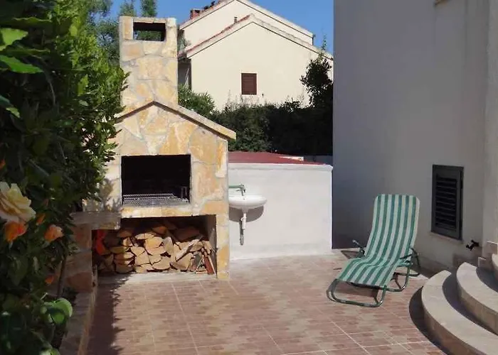 In Okrug Gornji 6167 *